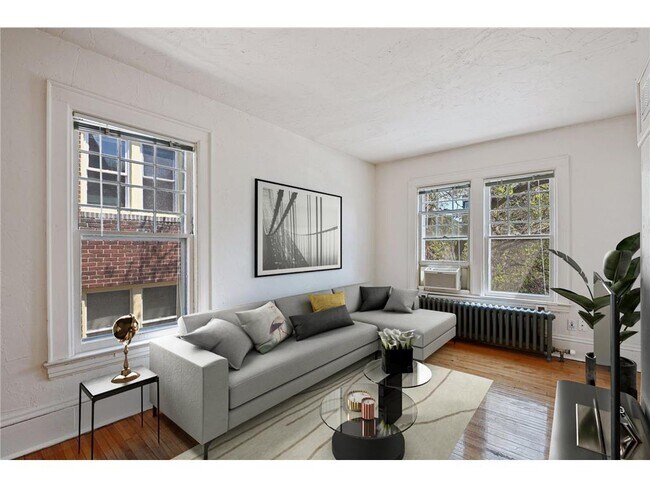 Building Photo - 1913 Emerson Ave S Unit 103