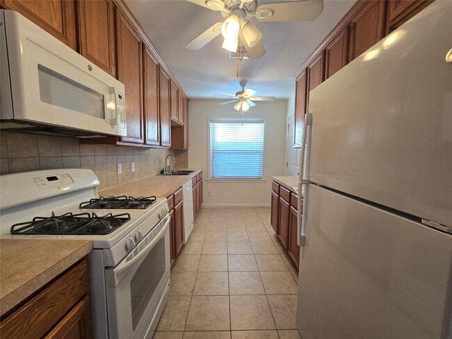 Photo - 107 Tarpon Ave