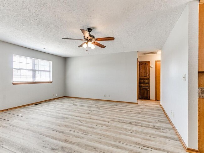 Photo - 1200 N Crawford Ave