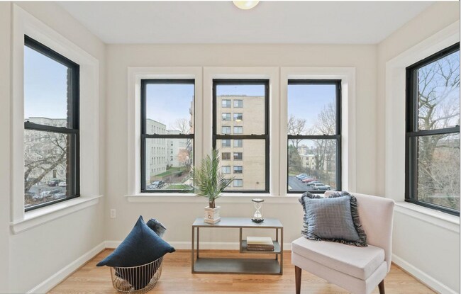 Photo - FABULOUS ONE BED WITH PARKING IN COLUMBIA HEIGHTS