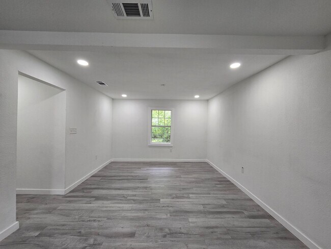 Photo - 202 Marston St Unit B