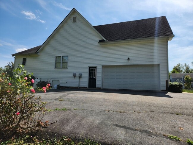 Photo - 312 Abbey Ct