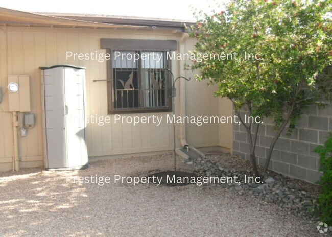 Building Photo - Cozy Townhouse with Bike trails, Screened ...