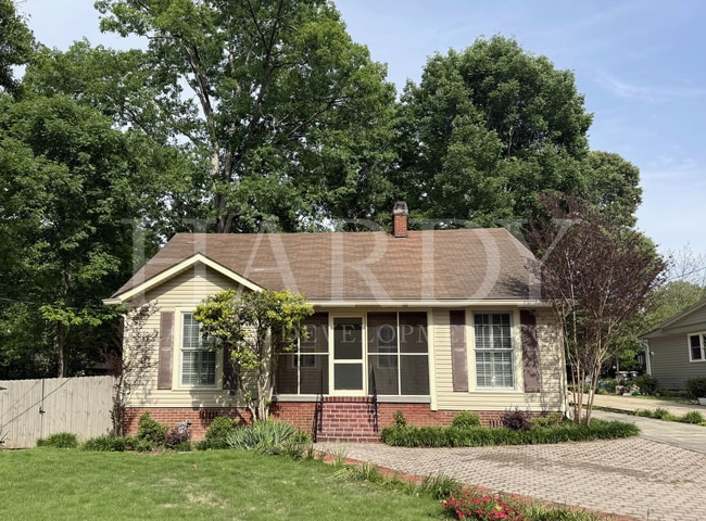 Building Photo - 6 Raymond Ave