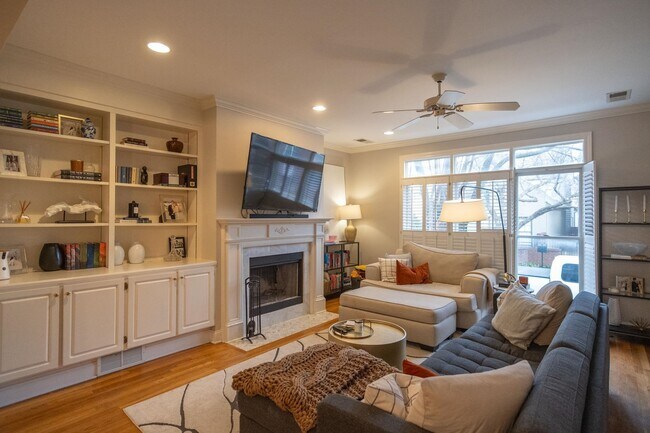 Photo - 525 Rienzi Dr