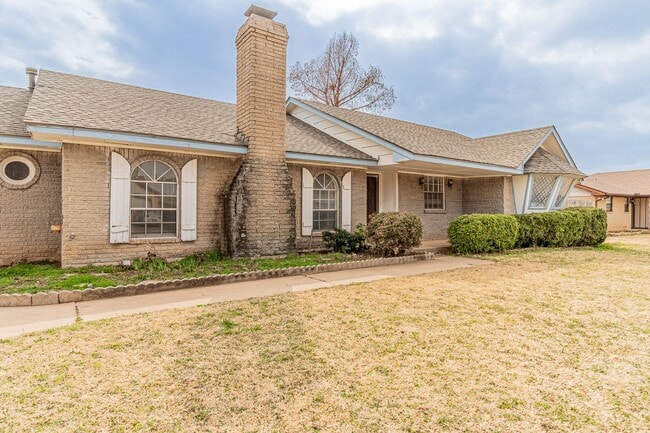 Photo - 4 Bed 2 Bath in SW Oklahoma City