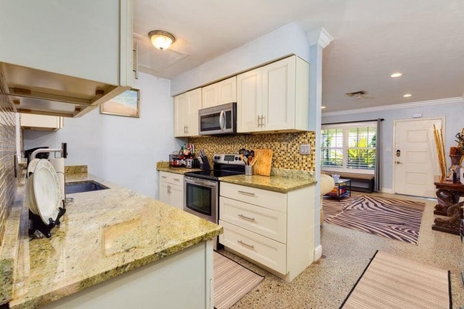 Photo - 145 SE 3rd Ave