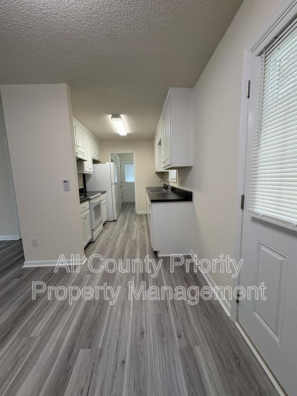 Photo - 303 Sunrise Ave