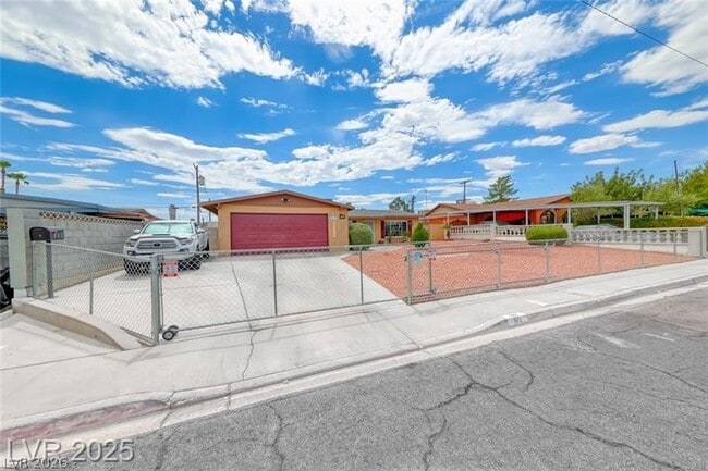 Photo - 861 E Hacienda Ave