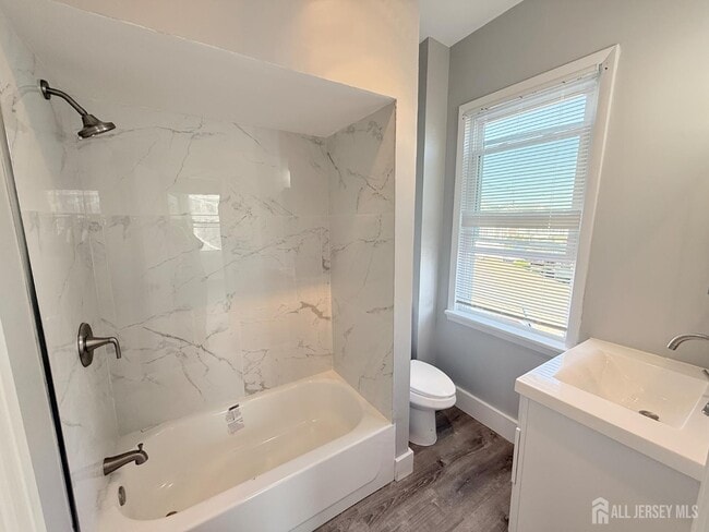 Photo - 46 Hayward Ave Unit 2