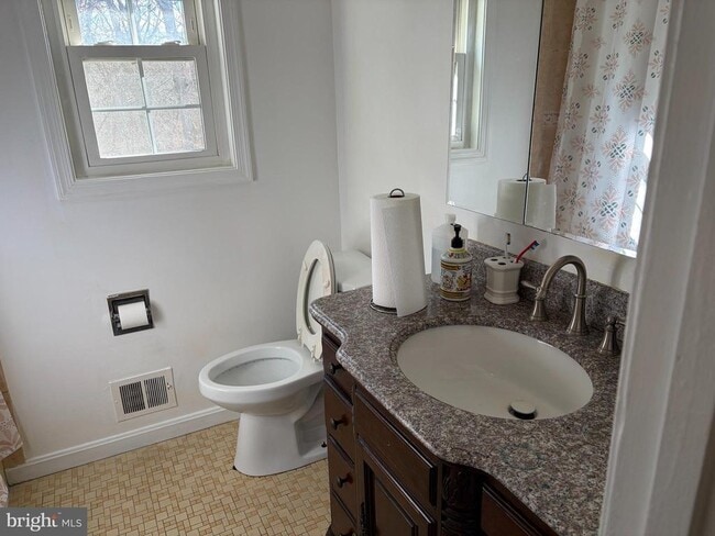 Photo - 2303 Steuben Ave