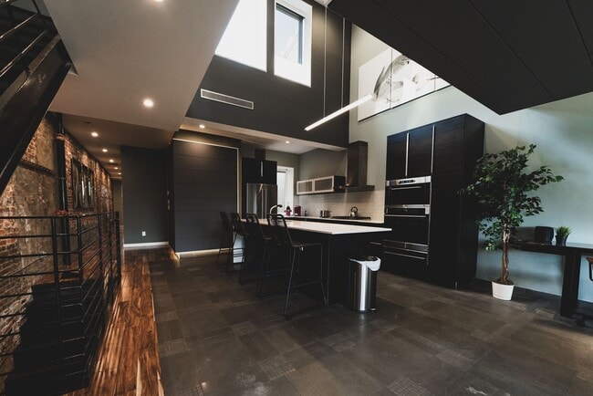 Building Photo - 331 South St Unit 01