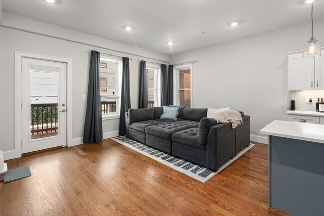 Photo - 338 Meridian St Unit 2