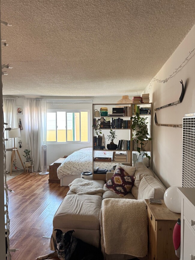 Photo - 4747 S Centinela Ave