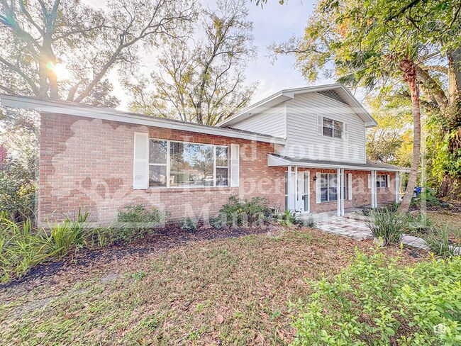 Photo - 1631 Monterey Ln