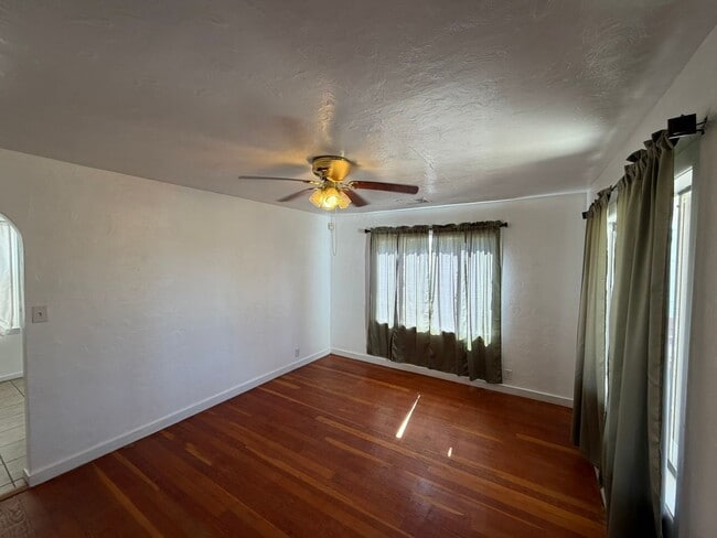 Photo - 3 Bed 1 Bath Home