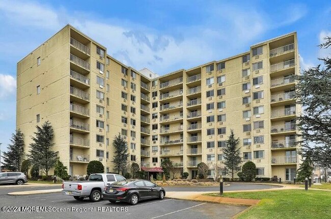 Photo - 1000 River Rd Condominio Unidad 2J