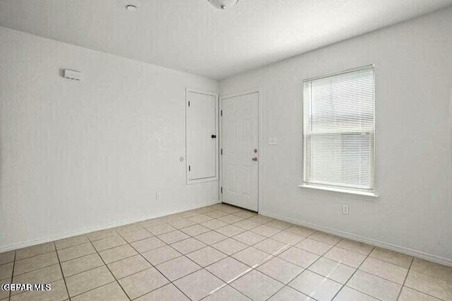 Photo - 3908 Lincoln Ave Unidad A