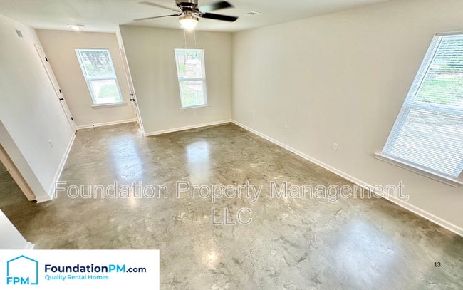 Photo - 2501 E Tyler Ave