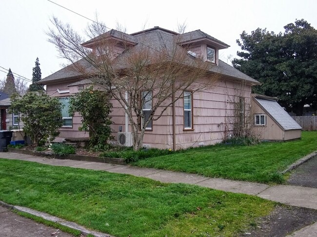 Photo - 429 NW 17th St