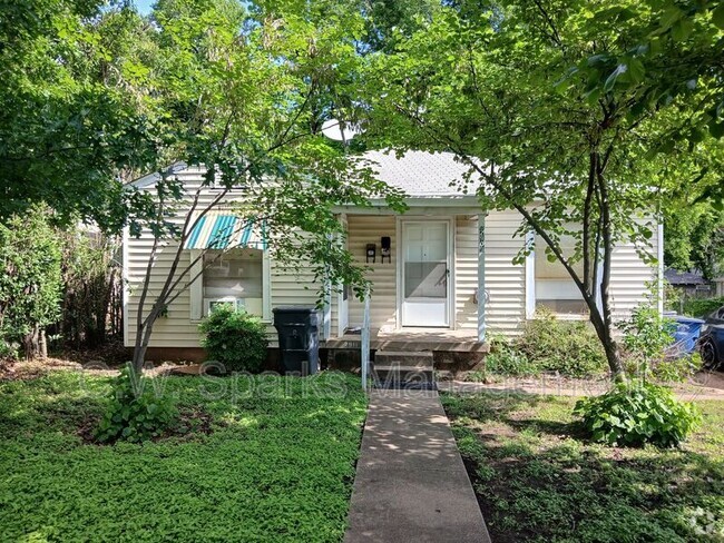 Building Photo - 2909 W Clarendon Dr Rental