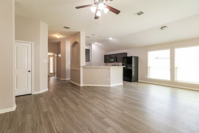 Photo - 603 Lake View Dr