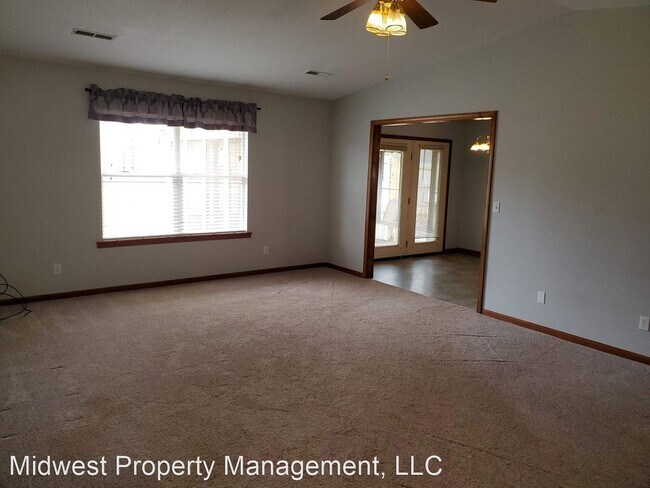 Photo - 3 br, 2 bath House - 2101 Osage Dr