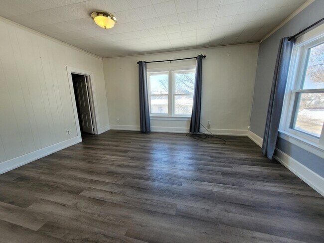 Photo - 202 W State St