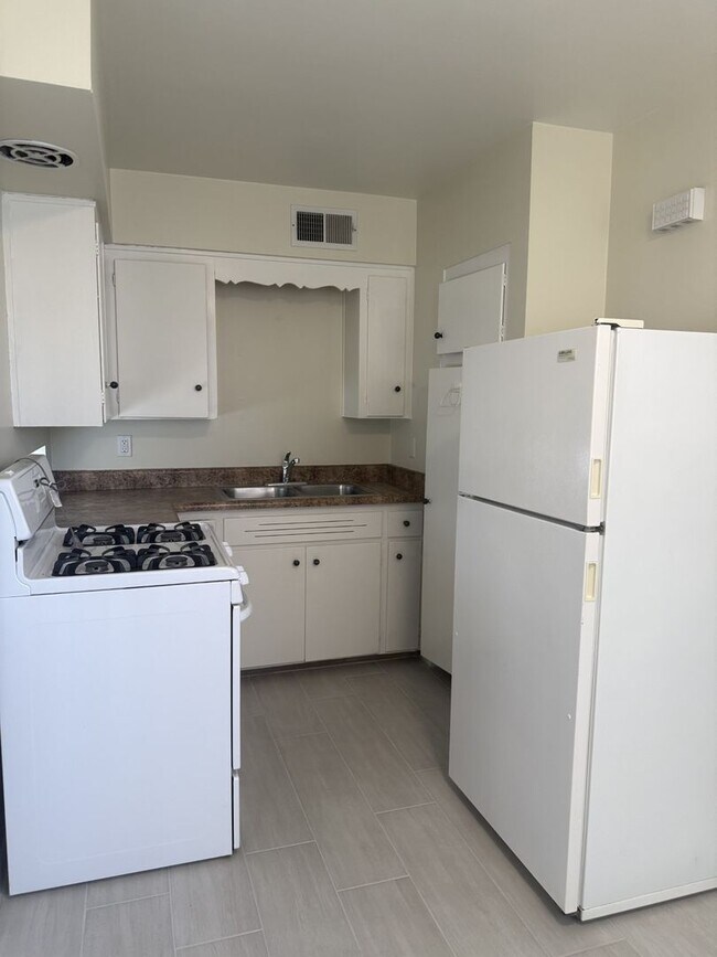 Photo - 2714 E Glenrosa Ave