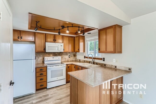 Photo - 27514 Country Pl NW