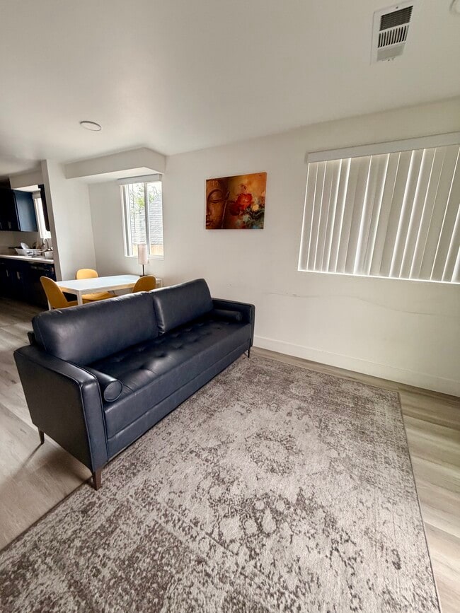 Photo - 2-212 E 29th St