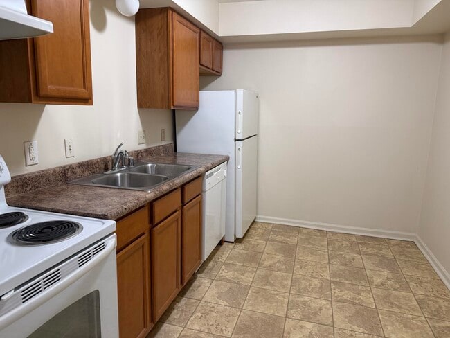Photo - 329 Churchill Dr Unit 3