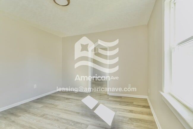 Photo - 939 W Florence Ave