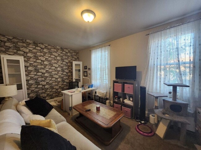 Photo - 116 N Church St