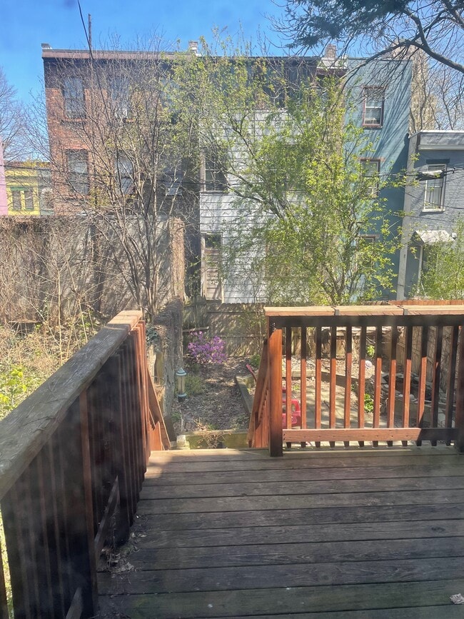 Photo - 277 Hudson Ave Unidad 2