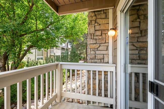 Updated 1BD/1BA Condo in DTC – Available Now! - Updated 1BD/1BA Condo in DTC – Available Now!