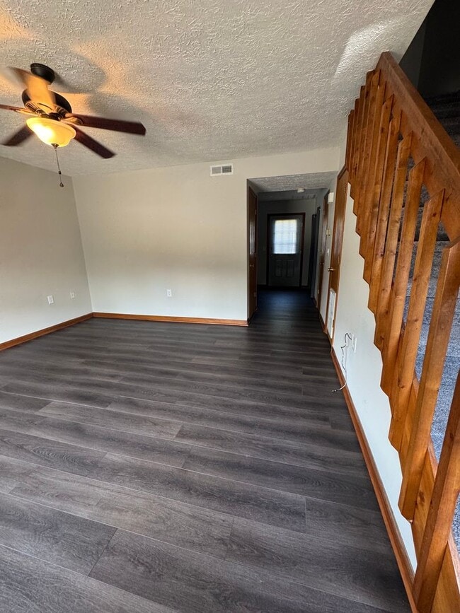 Photo - 4774 Mayfield Dr Unit 4774 Mayfield Dr #3
