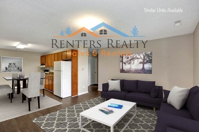 Building Photo - 2 bedroom Duplex with Yard
