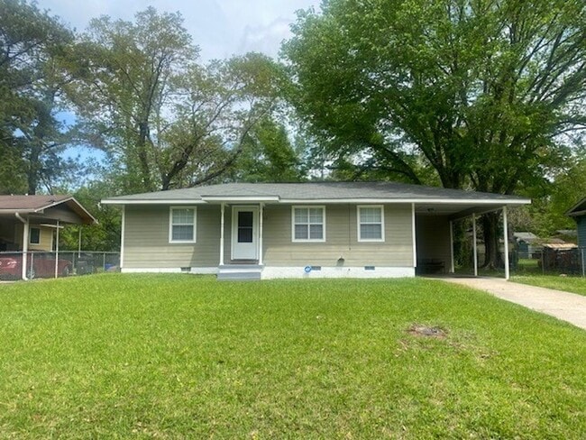 Building Photo - Cute 3 Bedroom Home In South Jackson