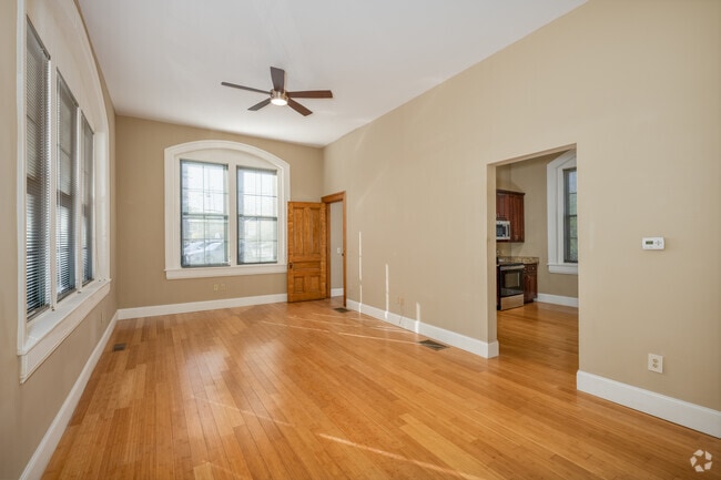 2BR, 1.5BA - 990SF - Dining/Living Room