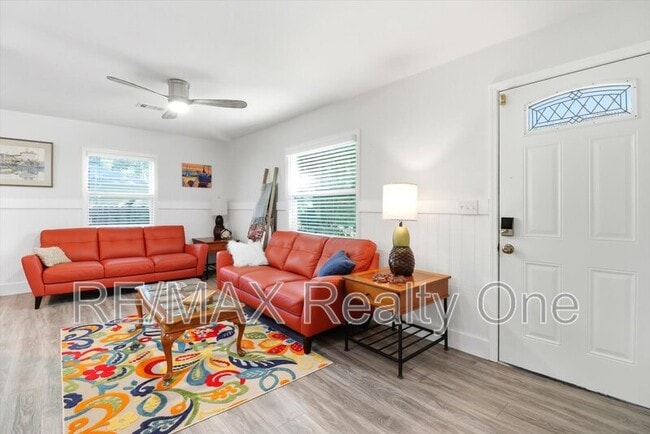 Photo - 750 NE 2nd Ave