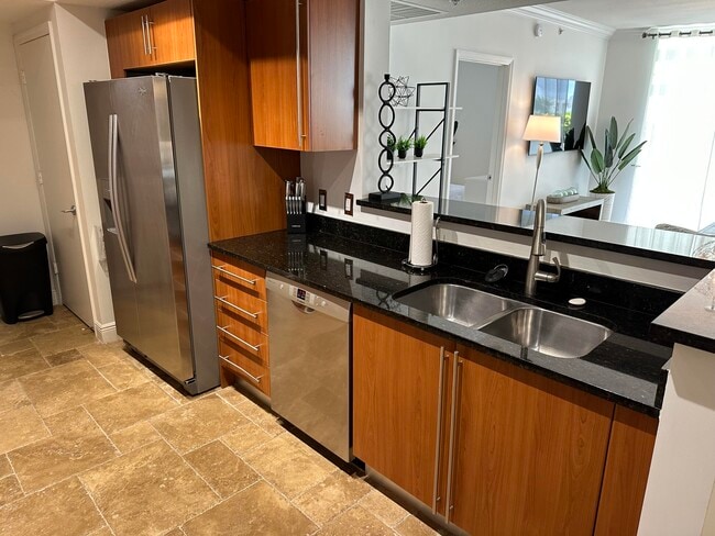 Photo - 1551 N Flagler Dr Unit 515 (Annual Or Seasonal)