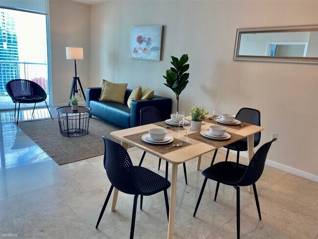 Photo - 1 br, 1 bath Condo - 1200 Brickell Bay Dr ...
