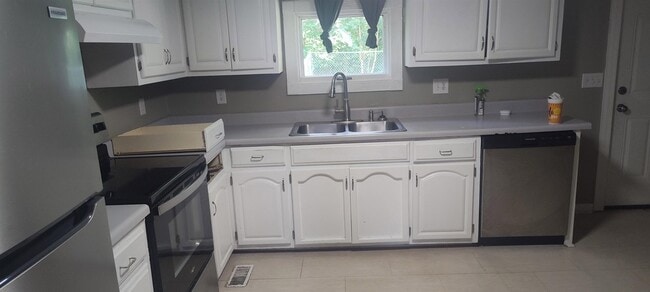 Photo - 1531 Katherine St NW