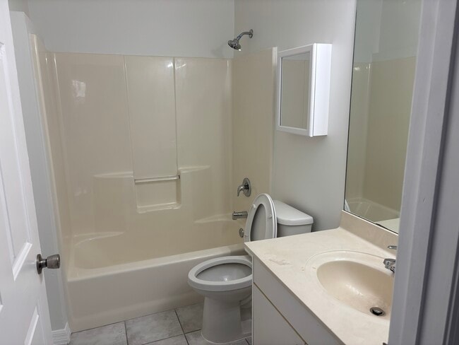 Photo - 505 16th Ave