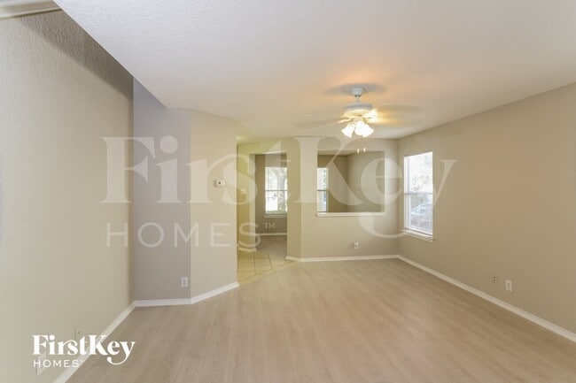 Photo - 131 Hampton Bend