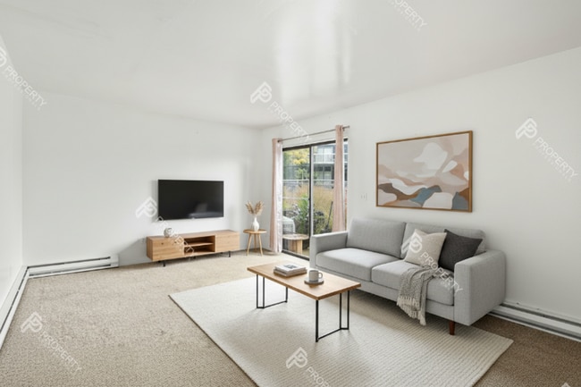 Building Photo - 326 W 25th St Unit 326 W 25th St #3