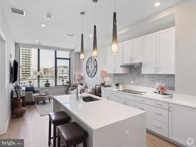 Building Photo - 801 N Fairfax St Unit 414 Rental