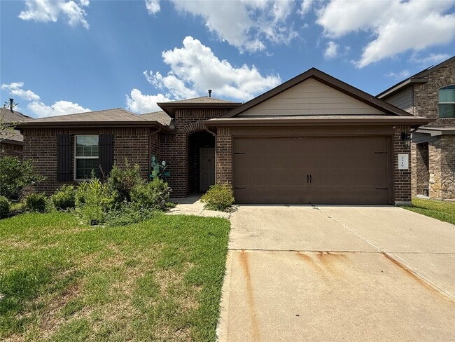 Building Photo - 3310 Sumac Dr Rental
