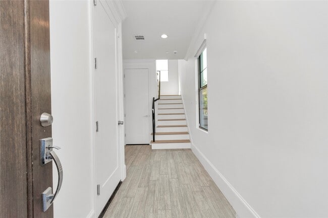 Photo - 5735 Winsome Ln